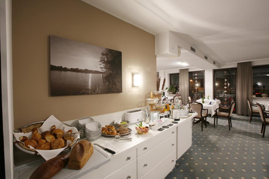 Hotel Am Peterstor Монтабаур Экстерьер фото