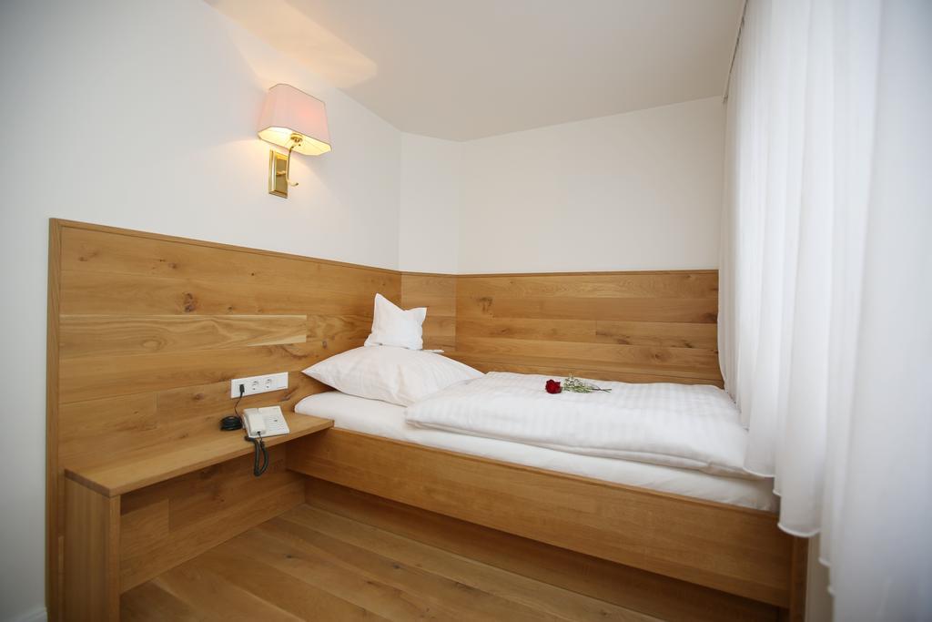 Hotel Am Peterstor Монтабаур Номер фото